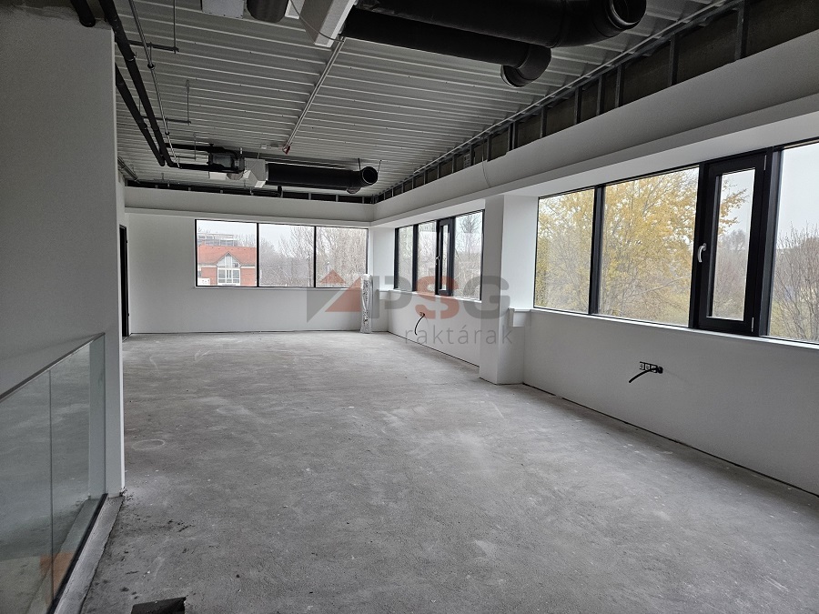 Bojtár raktár és iroda komplexum
