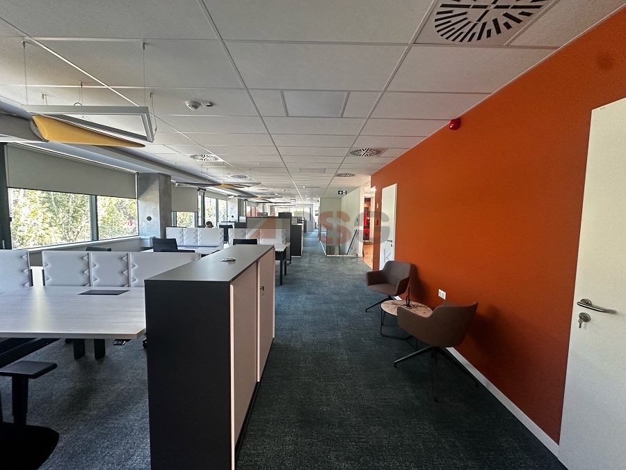 Bojtár raktár és iroda komplexum