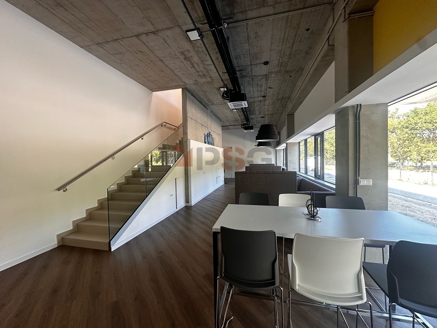 Bojtár raktár és iroda komplexum