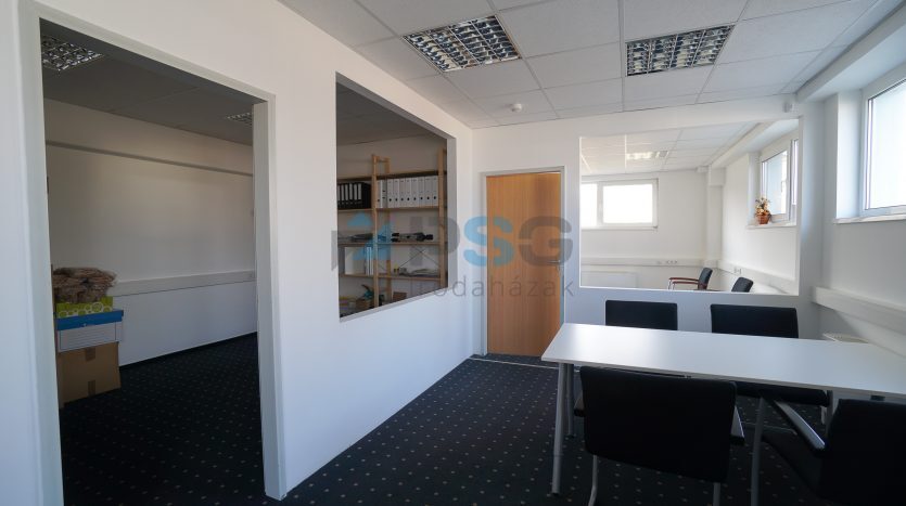 Eladó raktárcsarnok és iroda Budaörsön