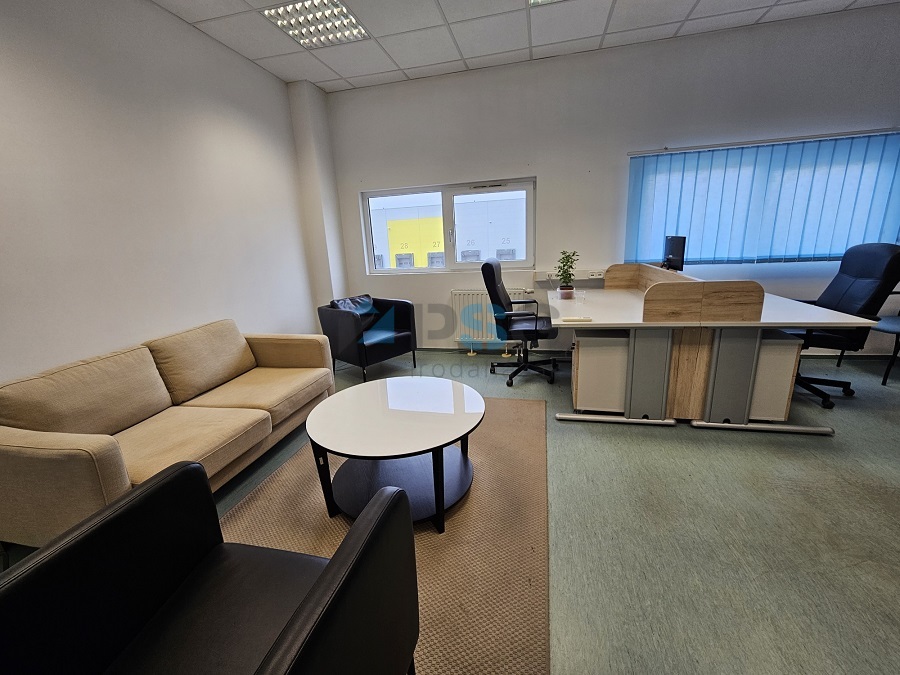 ÁRON ALUL 40 ha fejlesztési terület 2 raktárcsarnokkal ELADÓ!