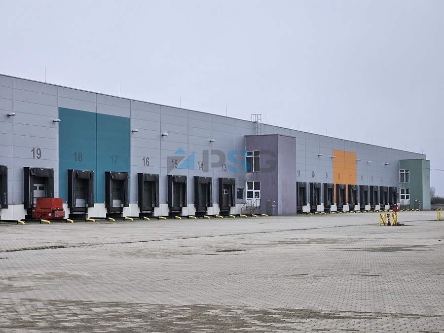 ÁRON ALUL 40 ha fejlesztési terület 2 raktárcsarnokkal ELADÓ!