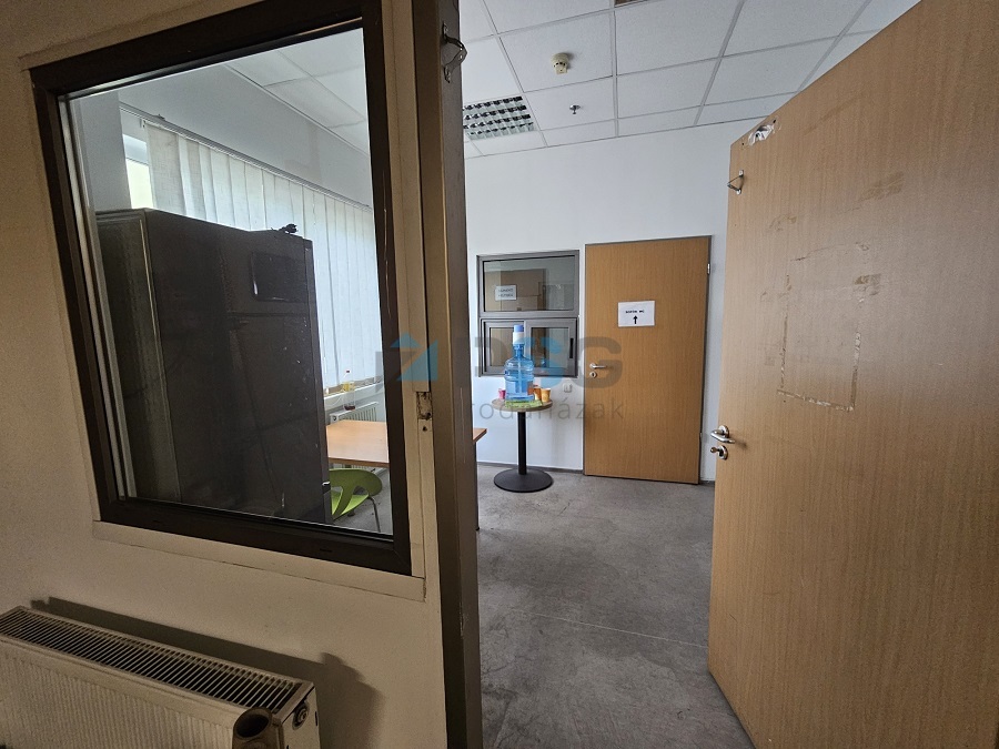 ÁRON ALUL 40 ha fejlesztési terület 2 raktárcsarnokkal ELADÓ!