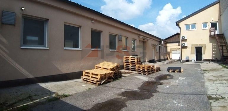 Eladó raktár a KÖKI közelében