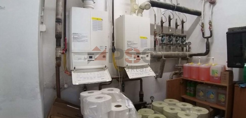 Eladó raktár a KÖKI közelében